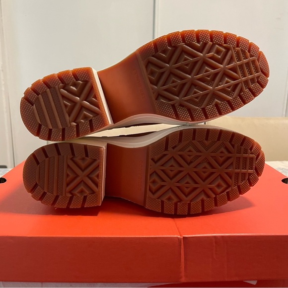 Converse De Luxe Heels - Picture 5 of 5